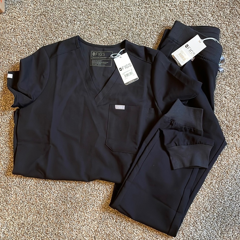 COPY - Figs Catalina One Pocket Top + Zamora 2.0 Jogger (Black XS/XS) NWT